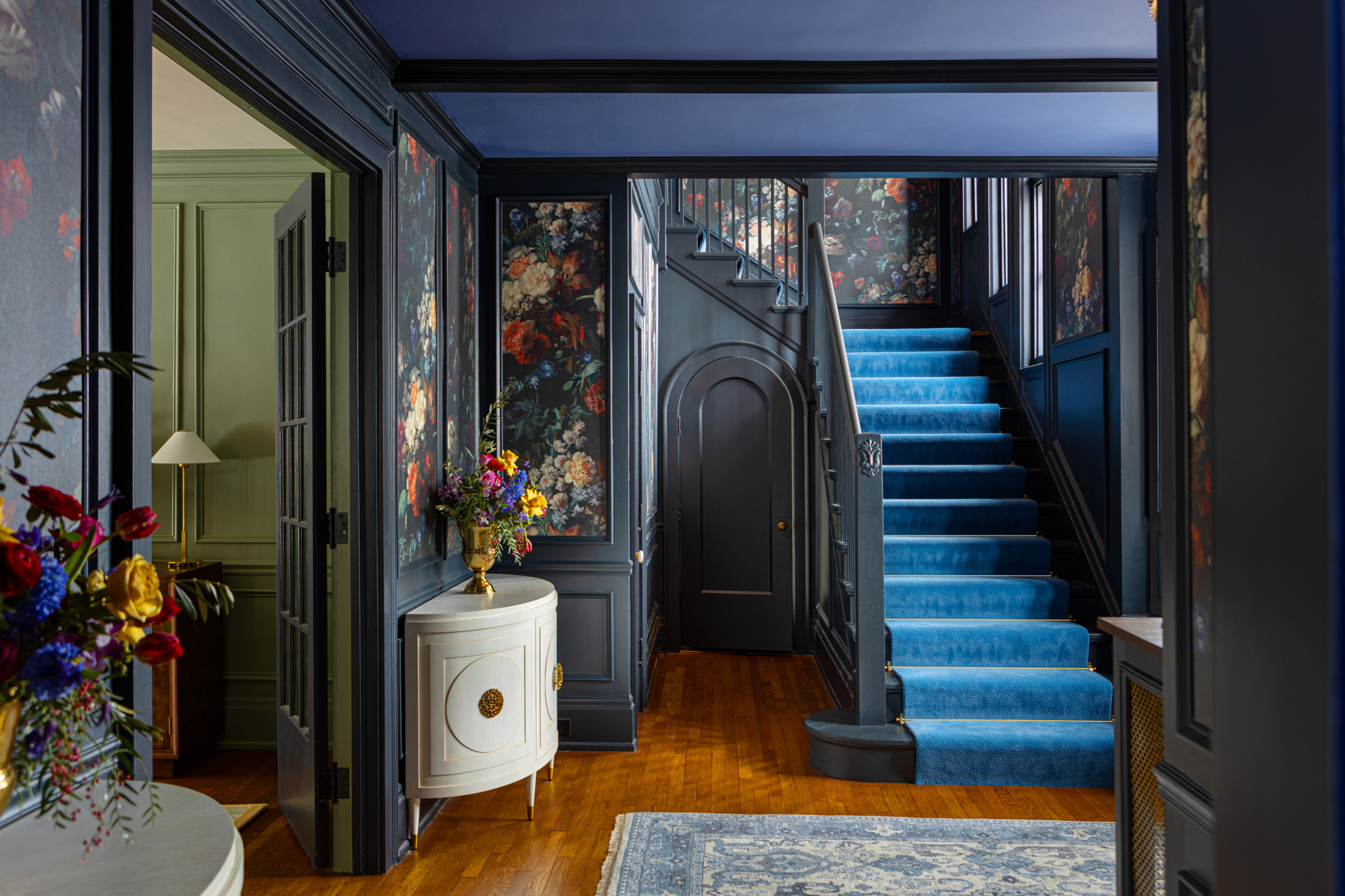 This Lakewood Home Brings the Drama With Bold Color Schemes